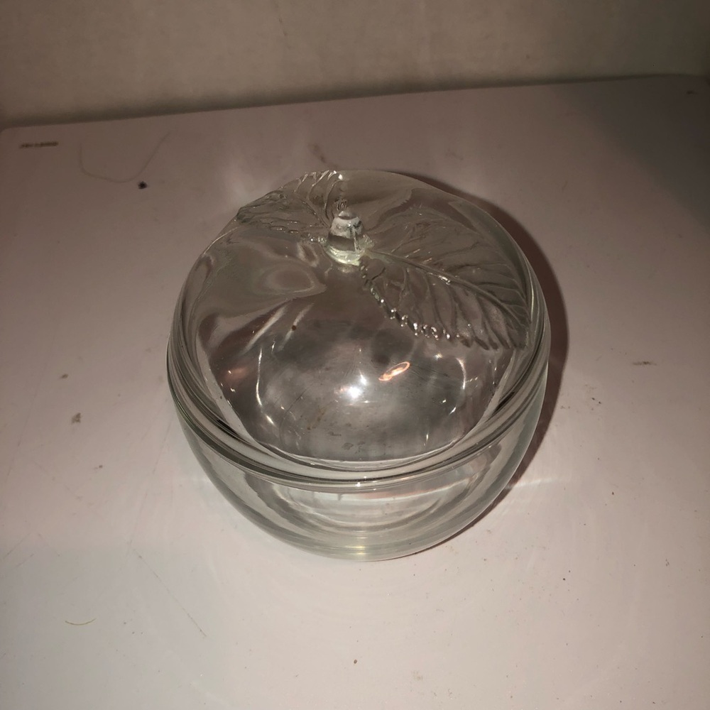 Vintage luminarc France clear glass apple shaped container with lid.